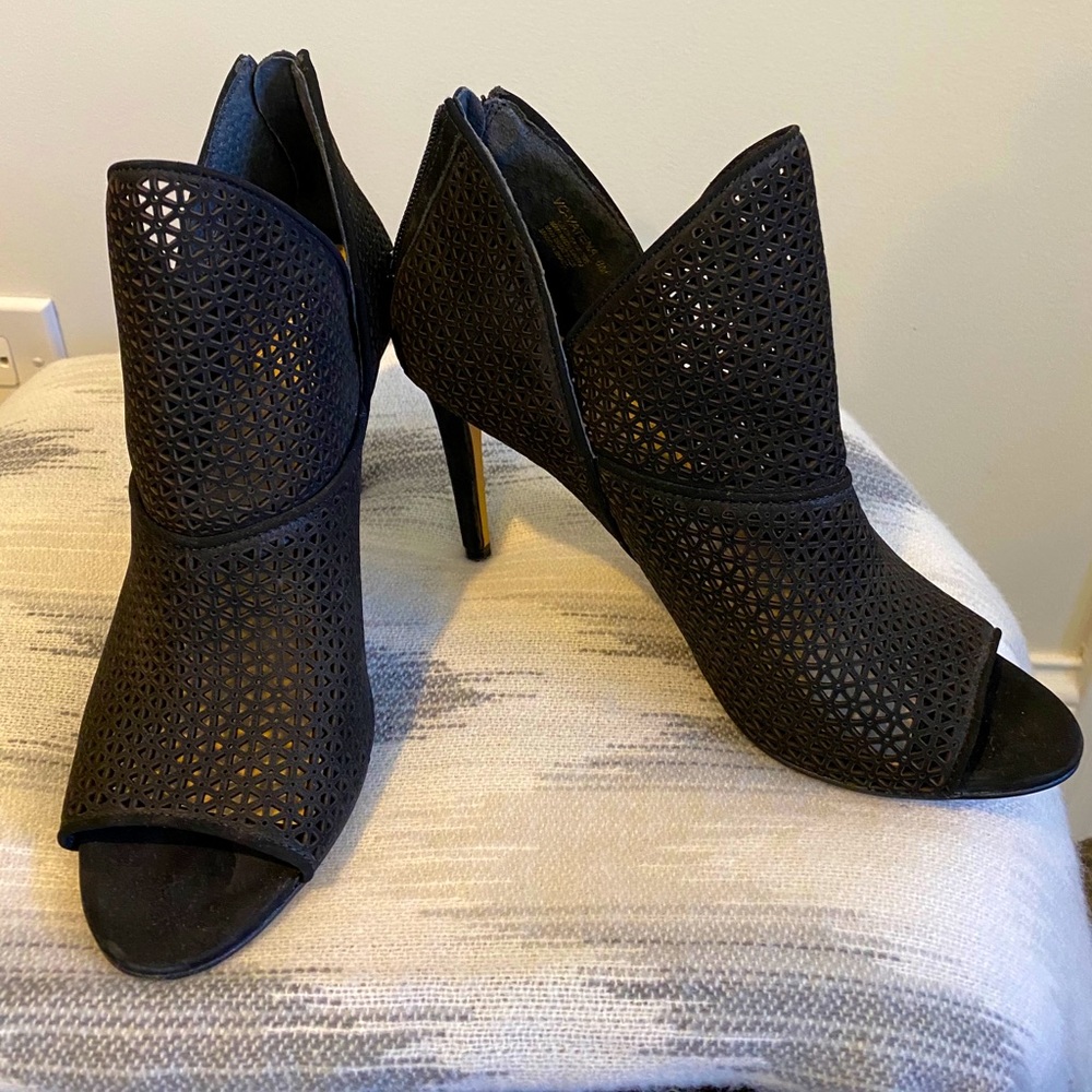High heel ankle booties